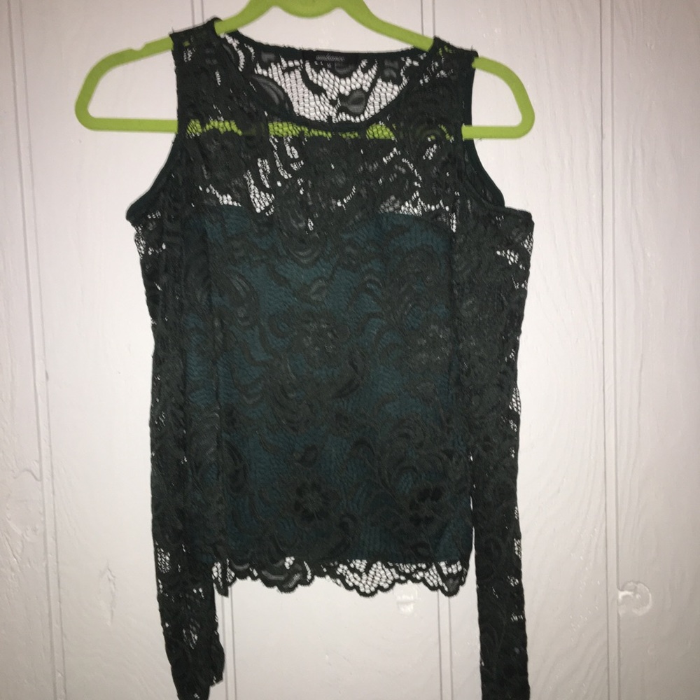 Green lace open shoulder shirt